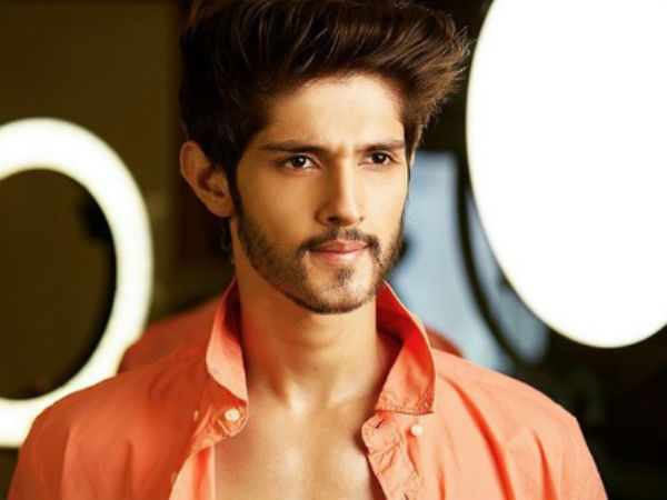 Rohan Mehra Lashes Out At Airline