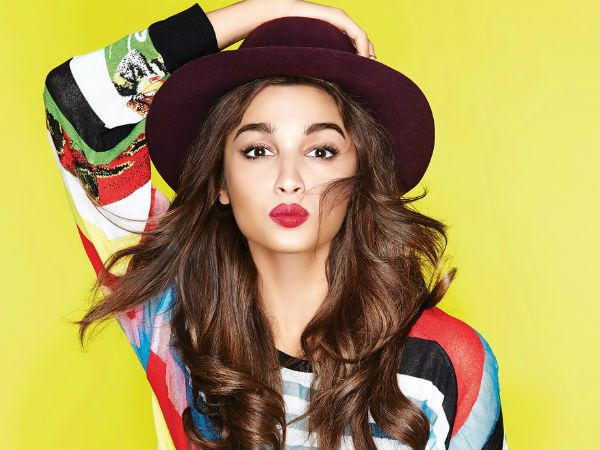 did-alia-bhatt-step-wearing-ranbir-kapoor-s-barcelona-jersey-fans-think-so did-alia-bhatt-step-wearing-ranbir-kapoor-s-barcelona-jersey-fans-think-so