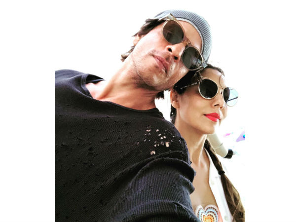 shahrukh-khan-reveals-why-he-got-married-gauri-khan-so-early-lies-about-smoking-in-ask-srk-session shahrukh-khan-reveals-why-he-got-married-gauri-khan-so-early-lies-about-smoking-in-ask-srk-session