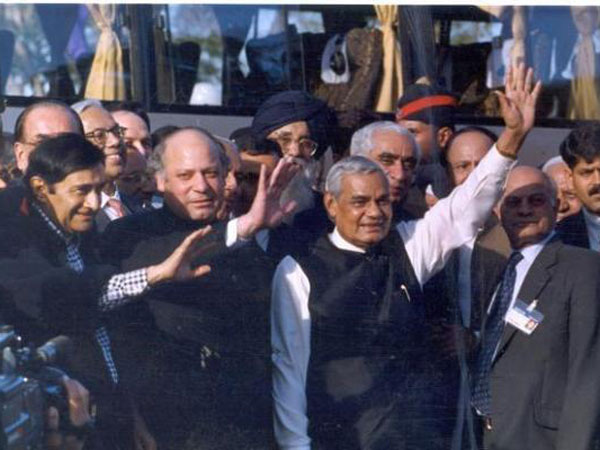 Dev Anand With Atal Bihari Vajpayee & Nawaz Sharief