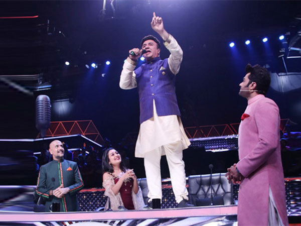 Anu Malik Gives Salman A Standing Ovation