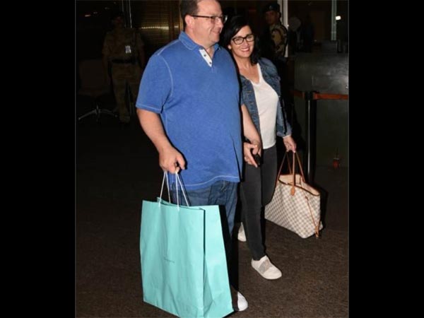 Nick's Parents Arrive In India