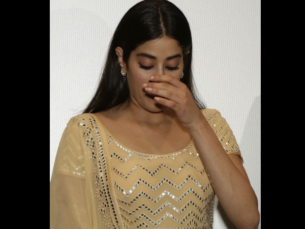 Janhvi Gets Teary-eyed