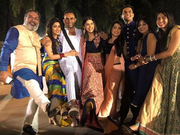 Eisha Singh With The Ishq Subhan Allah Family