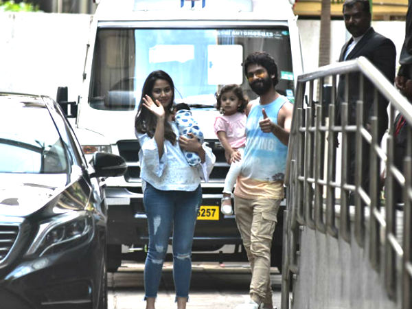 shahid-kapoor-mira-rajput-spotted-with-son-zain-kapoor-first-pictures shahid-kapoor-mira-rajput-spotted-with-son-zain-kapoor-first-pictures