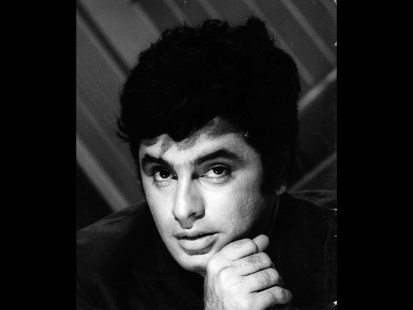 Sanjay Khan On Bollywood Actors: The Moment They Turn Around, They Backbite Sanjay Khan On Bollywood Actors: The Moment They Turn Around, They Backbite