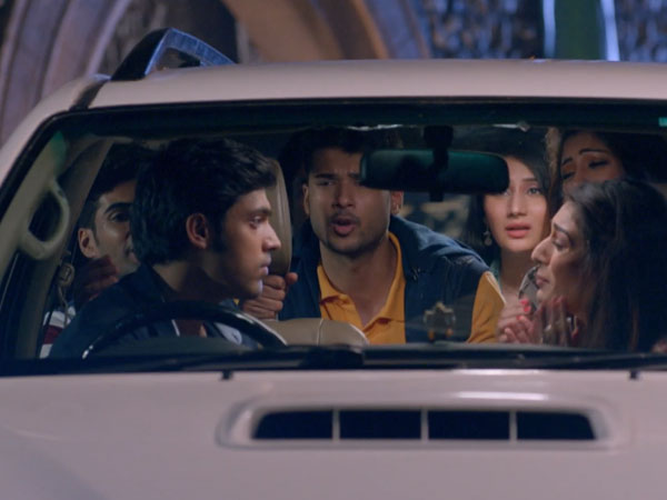 Prerna Forces Anurag To Help Her Friends