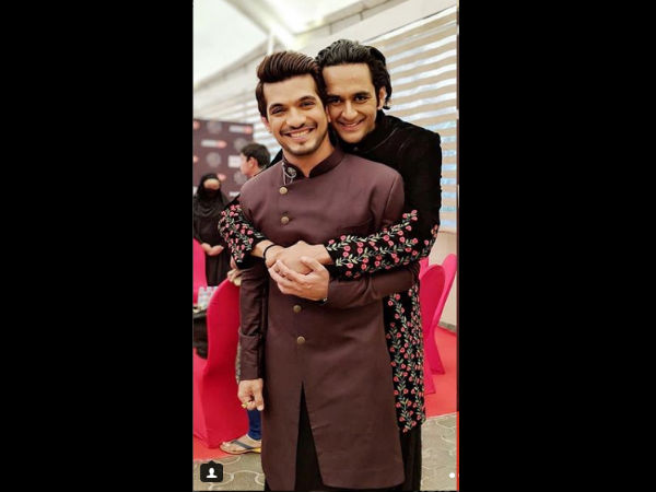 Vikas Hits Back At A Fan For Lewd Comment Vikas Hits Back At A Fan For Lewd Comment