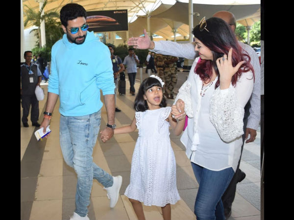 Aaradhya Looks Super Excited