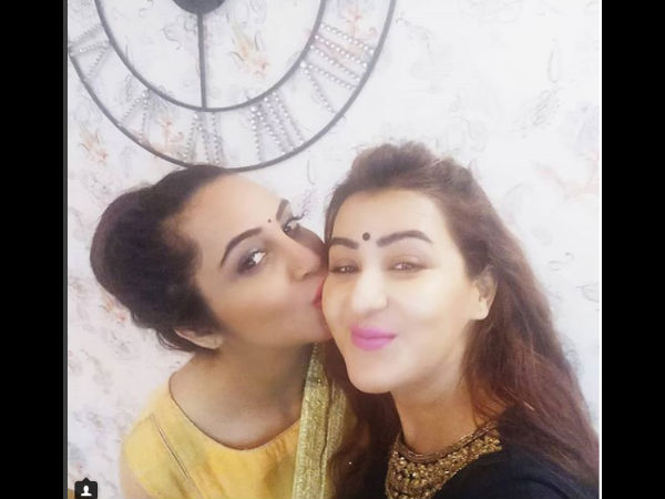 BB 11 Winner Shilpa Shinde Celebrates Diwali With Arshi Khan BB 11 Winner Shilpa Shinde Celebrates Diwali With Arshi Khan