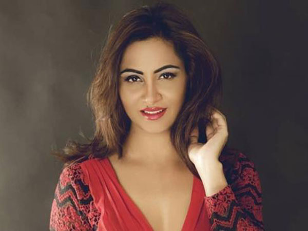 Vikas Responds To Arshi's Comment