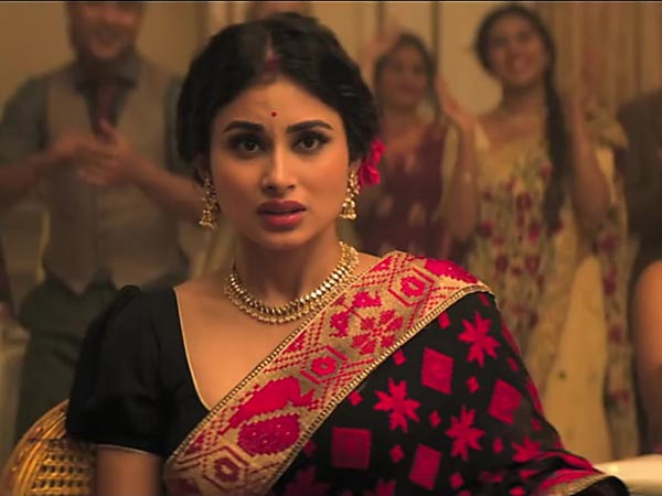 Mouni Roy (Gold)
