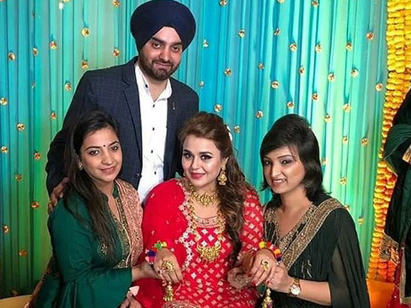 The Bride Dances Her Heart Out To Punjabi Beats!