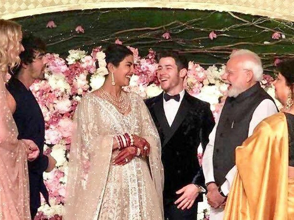 Modi Shares A Light Moment With Priyanka-Nick