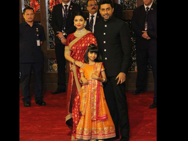 Aish-Abhi At The Red Carpet