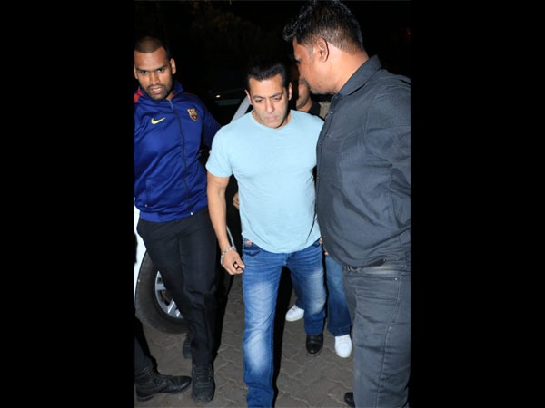 Salman Khan Arrives At Zaheer’s Birthday Bash In Bandra