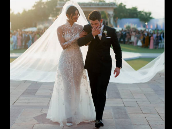 priyanka-chopra-s-official-wedding-picture-turns-into-meme priyanka-chopra-s-official-wedding-picture-turns-into-meme