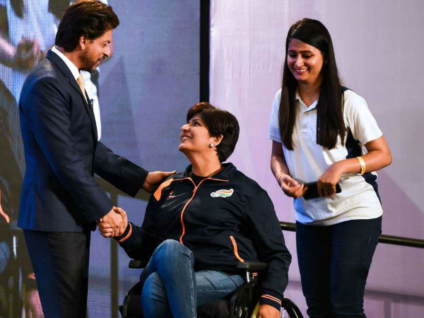 shahrukh-khan-meer-foundation-donates-wheelchairs-para-athletes shahrukh-khan-meer-foundation-donates-wheelchairs-para-athletes