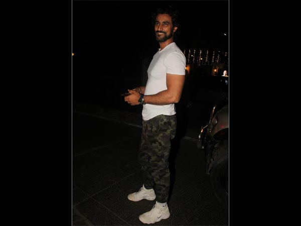 Kunal Kapoor Spotted At Hakim Aalim's