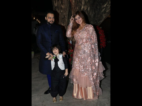 Ayesha Takia & Her Family Graced The Reception