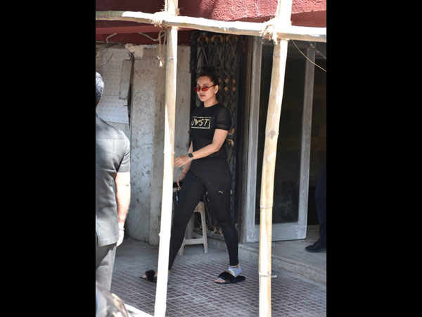 Sonakshi Sinha Heads To The Gym