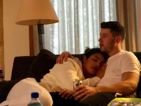 Priyanka Chopra Gets Trolled For Sharing Intimate Picture With Nick Jonas|  Priyanka Caught Sleeping Nick Shoulder - Filmibeat