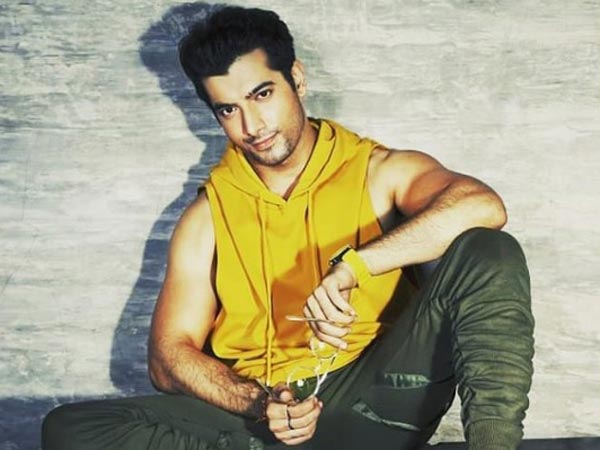 Is Kasam Tere Pyar Ki Actor Ssharad Malhotra Dating Designer Ripci Bhatia? Is Kasam Tere Pyar Ki Actor Ssharad Malhotra Dating Designer Ripci Bhatia?