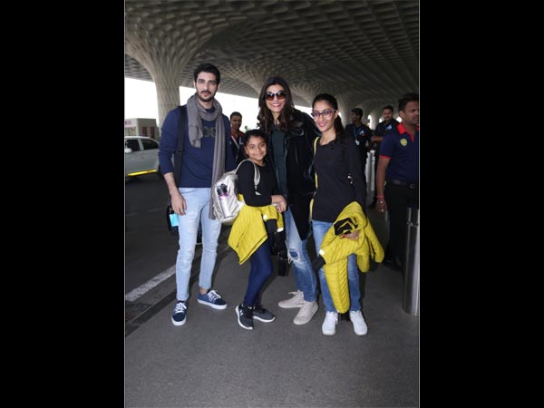 Sushmita Travels With Her Daughters And Boyfriend