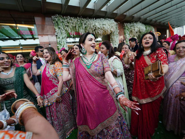 The Guests Have A Great Time