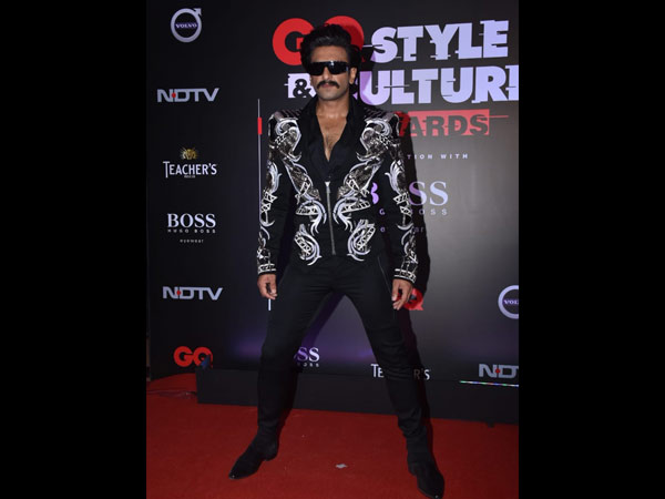 Ranveer Singh Makes A Savvy Appearance