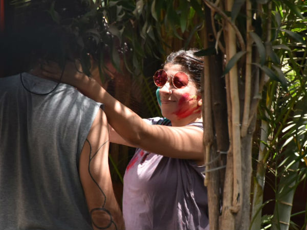 Zoya Akhtar Spreads Color