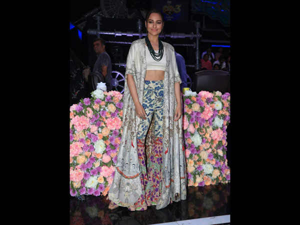 Sonakshi Dons A Contemporary Chic Look