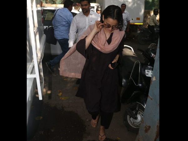 Kangana Ranaut Snapped On Sets