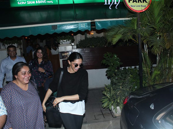 Deepika Snapped With Chhapaak Director Meghna Gulzar