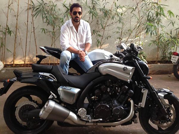 dhoom john abraham bike