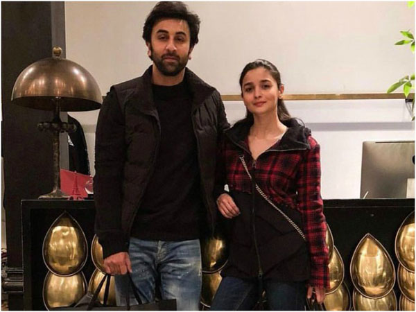 Alia Bhatt Showered Love At Ranbir Kapoor During Filmfare Awards