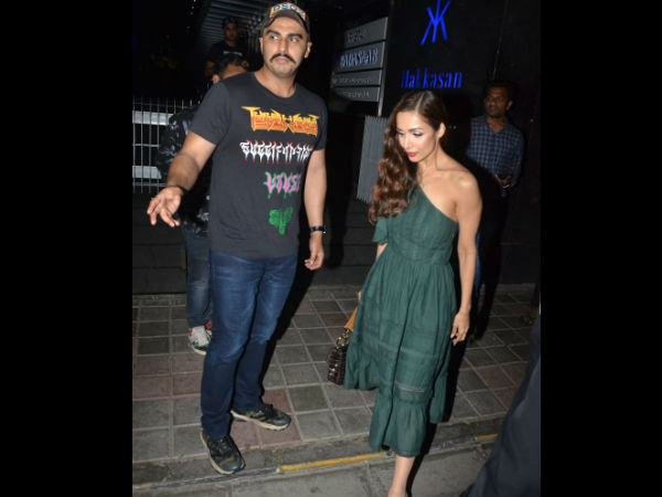Fans Praise Malaika For Looking Young & Hot