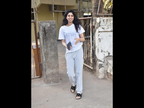 Khushi Kapoor Snapped After A Salon Session