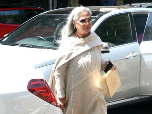 Why Jaya Bachchan Hates Getting Clicked?