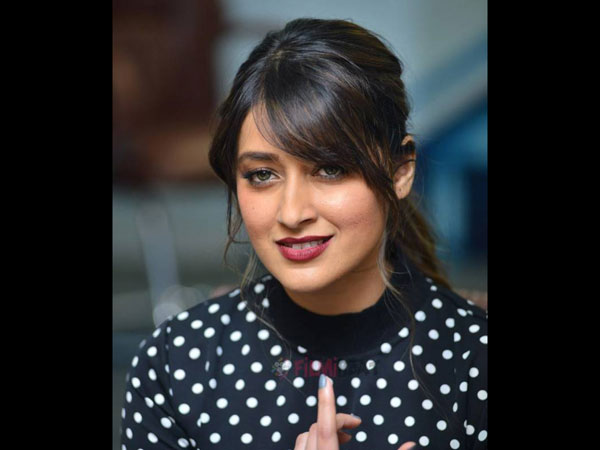 7 Ileana (Rs 1 crore)