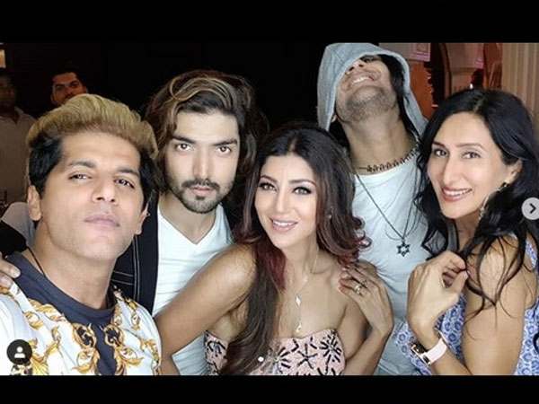 Karanvir Bohra At Debina’s Birthday Bash