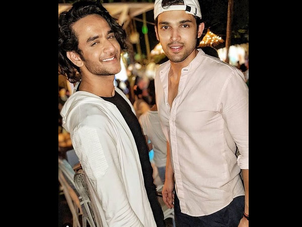 Parth & Vikas Unfollow Each Other On Instagram!
