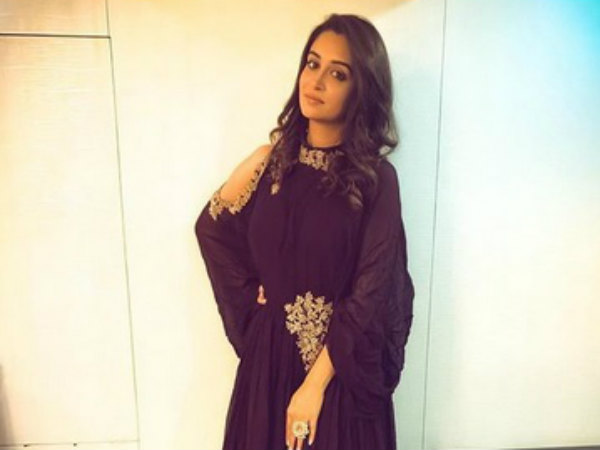 Fans Worried As Dipika Faints On Sets!