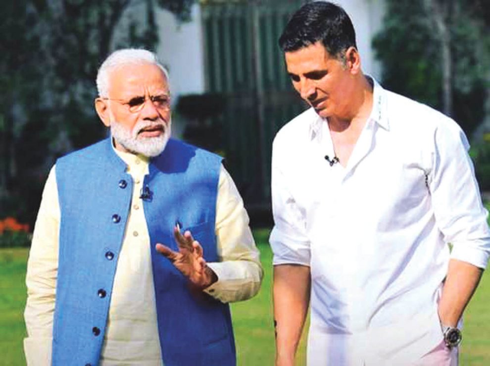 How Would Akshay React To These Slamming Tweets?
