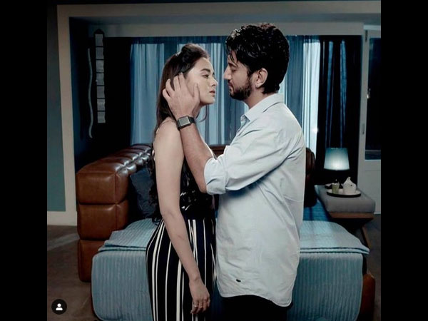 The Makers Let Go The Kiss Scene