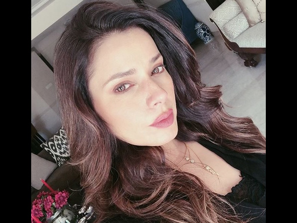 Neelam Kothari Might Participate In Bigg Boss 13!