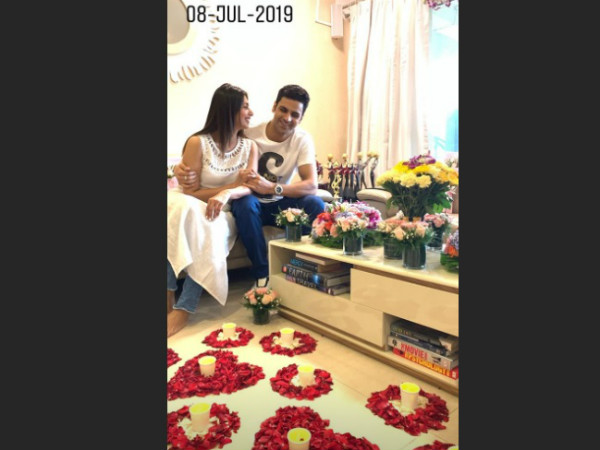 Vivek Dahiya Gets Discharged From Hospital; Divyanka Tripathi Welcomes Hubby In A Special Way! Vivek Dahiya Gets Discharged From Hospital; Divyanka Tripathi Welcomes Hubby In A Special Way!