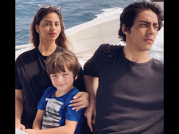 SRK Was In Maldives With His Family