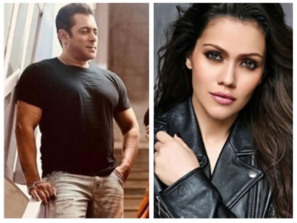 Waluscha De Sousa To Host The Show With Maniesh Paul?