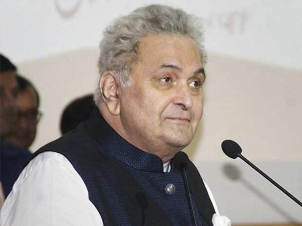 Rishi Kapoor Still Enjoys An Immense Fan-following